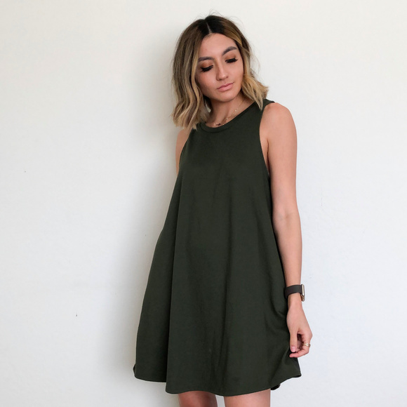 Hurley Dresses & Skirts - Hurley Hunter Green Casual Dress w Back Cutout
